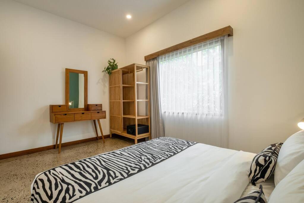 Designer New 3Bdr - Lush Garden+Pool Villa Quần đảo Gili Ngoại thất bức ảnh